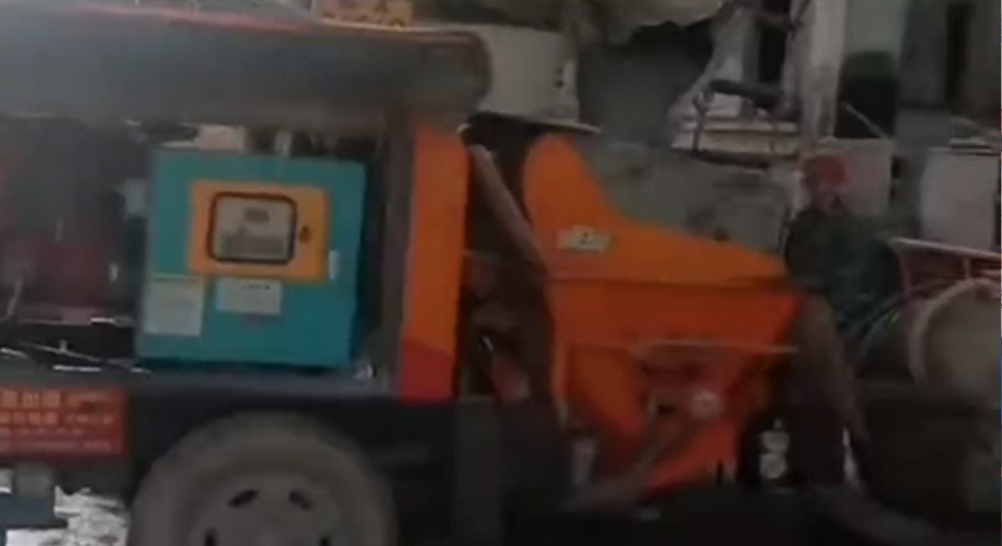 科瑪森40細石泵混凝土輸送泵-西安34層作業(yè)現(xiàn)場