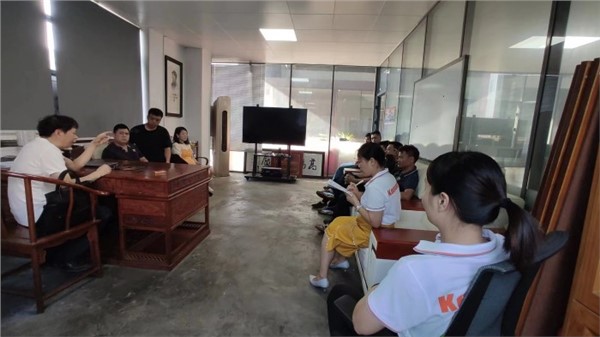 科瑪森公司召開生產(chǎn)會(huì)議，落實(shí)生產(chǎn)責(zé)任制，保障高效生產(chǎn)